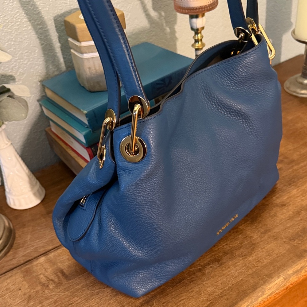 Michael Kors Navy Pebbled Leather Shoulder Bag - Picture 4 of 10